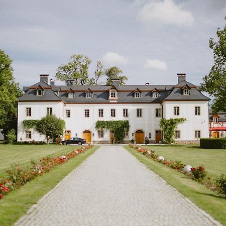 Palac Pakoszow Schlosshotel Wernersdorf Jelenia Góra Kültér fotó The main building of the former abbey