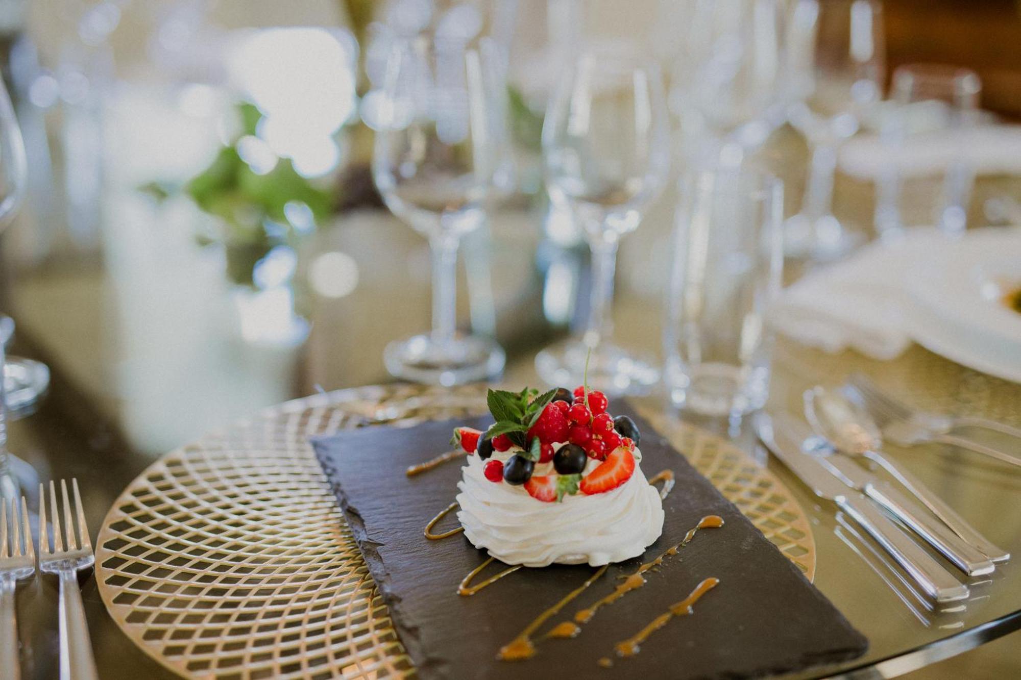 Palac Pakoszow Schlosshotel Wernersdorf Jelenia Góra Kültér fotó A fruit meringue