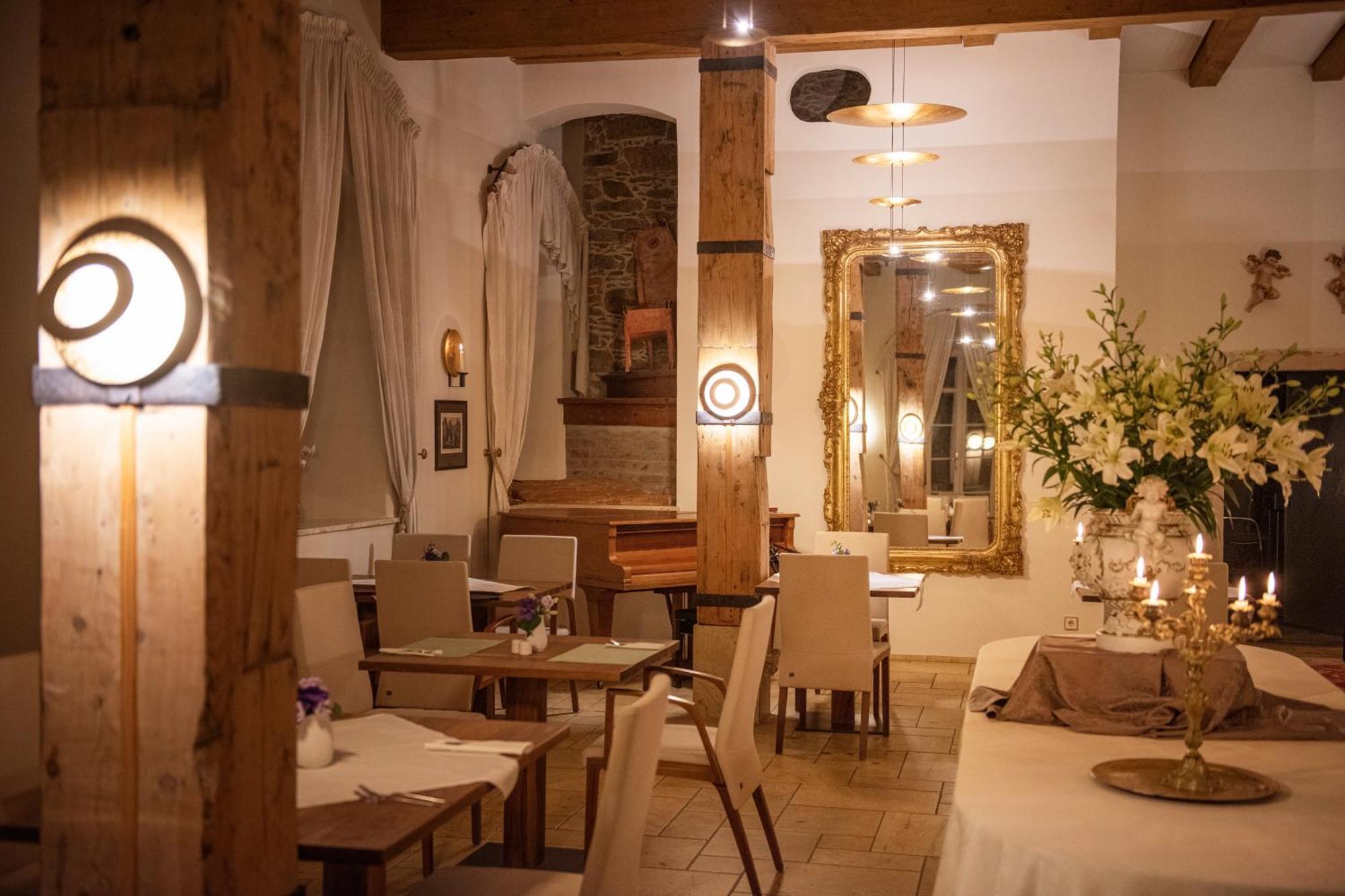 Palac Pakoszow Schlosshotel Wernersdorf Jelenia Góra Kültér fotó Restaurant "Le Clos du Bois"