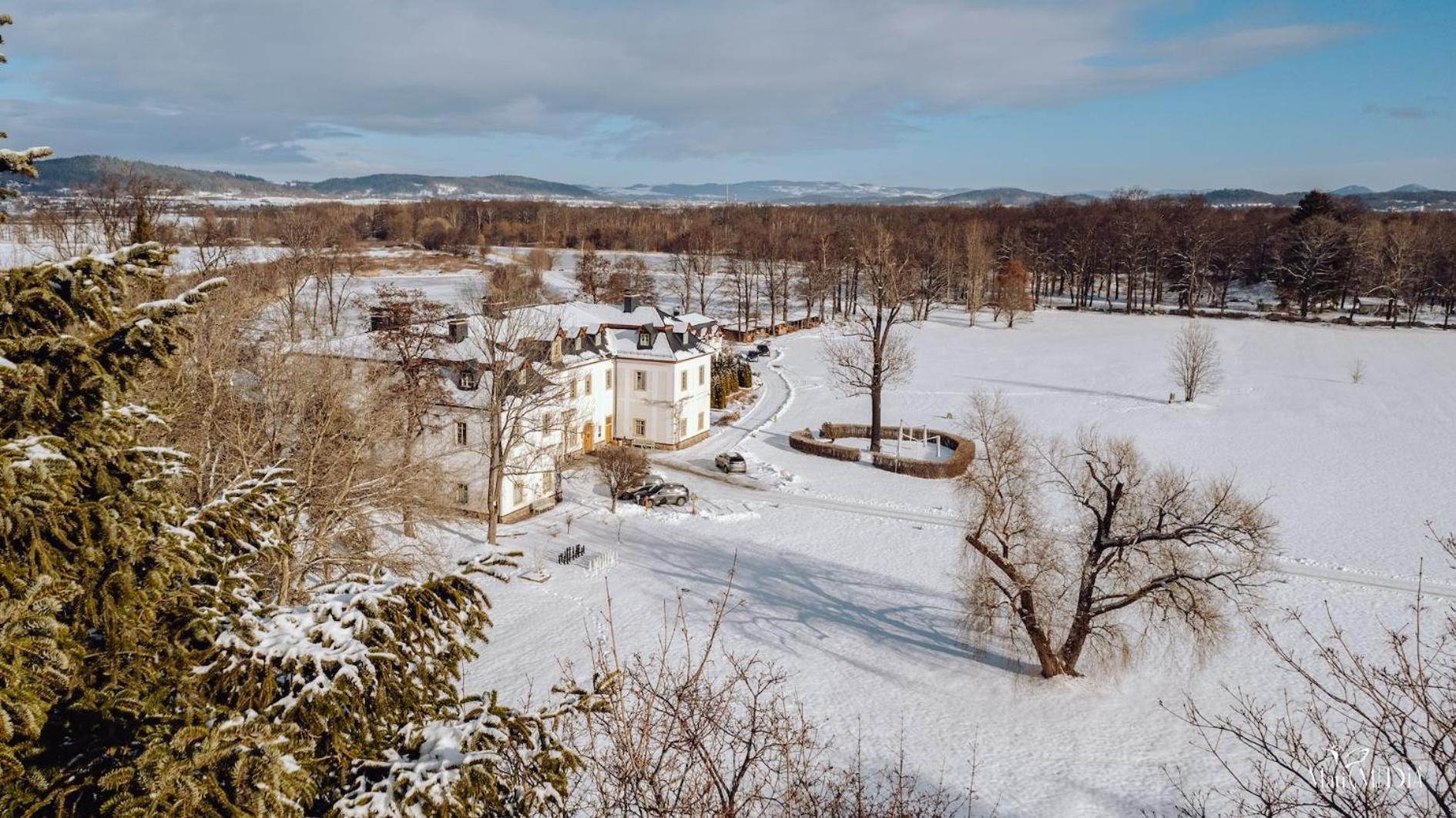 Palac Pakoszow Schlosshotel Wernersdorf Jelenia Góra Kültér fotó A general view of Laon