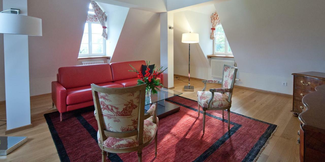 Palac Pakoszow Schlosshotel Wernersdorf Jelenia Góra Kültér fotó A suite at the Hotel de l'Aigle